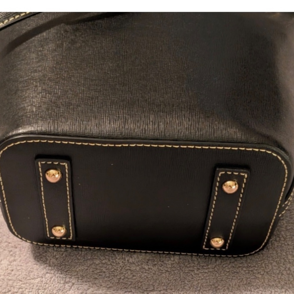 BLACK DOONEY & BOURKE SAFFIANO DRAWSTRING CROSSBODY NWT - Picture 7 of 11